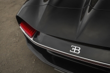 2018-Bugatti-Chiron-21.jpg